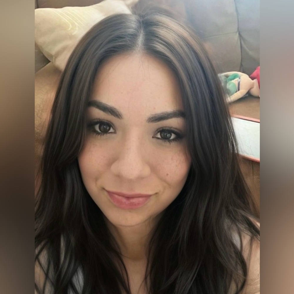 Meet your Posher, Monique